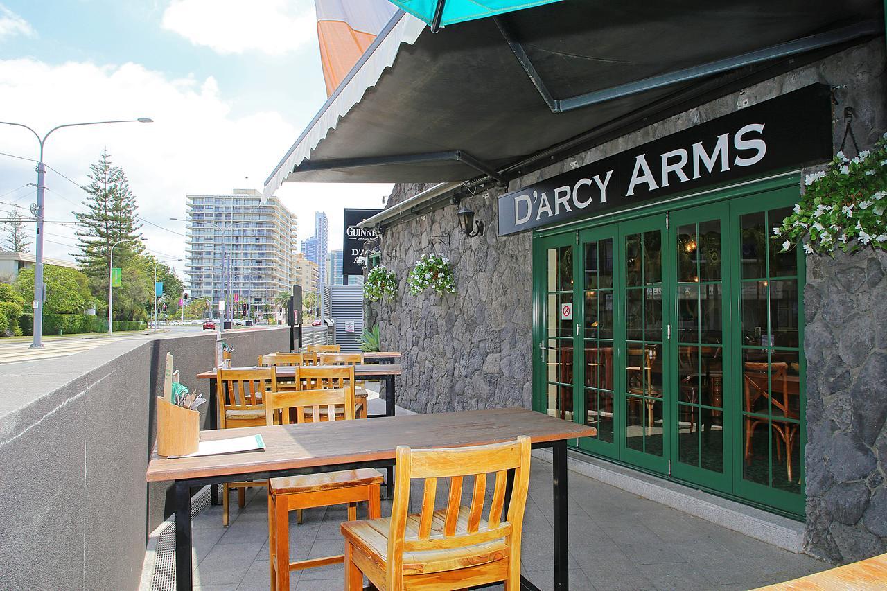 Darcy Arms Hotel Motel Gold Coast Eksteriør bilde
