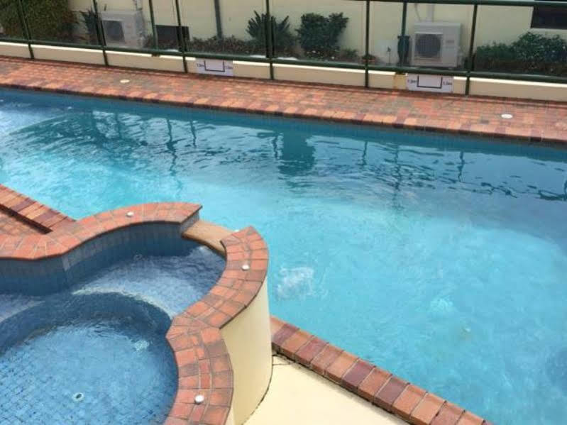 Darcy Arms Hotel Motel Gold Coast Eksteriør bilde