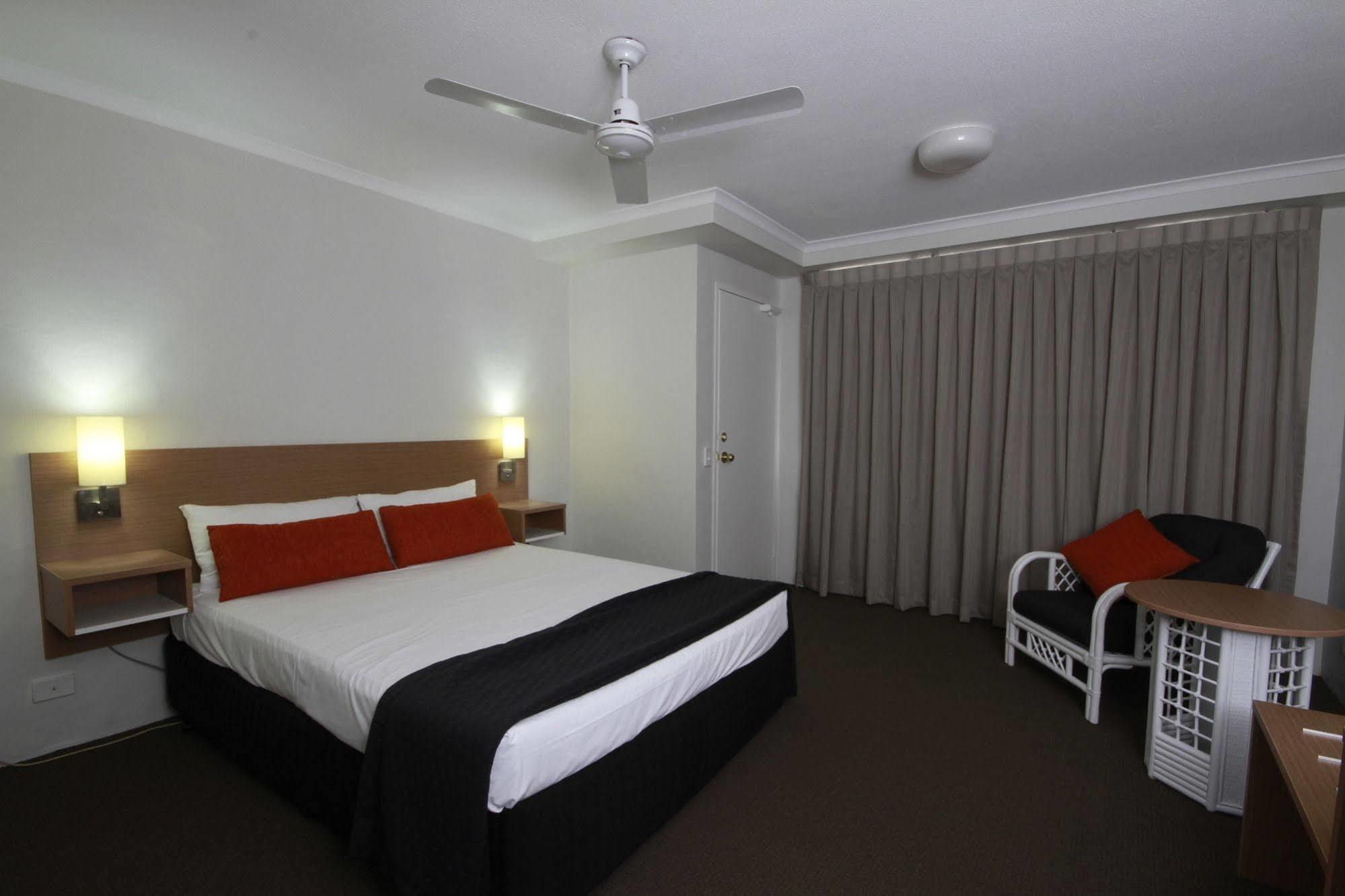 Darcy Arms Hotel Motel Gold Coast Eksteriør bilde