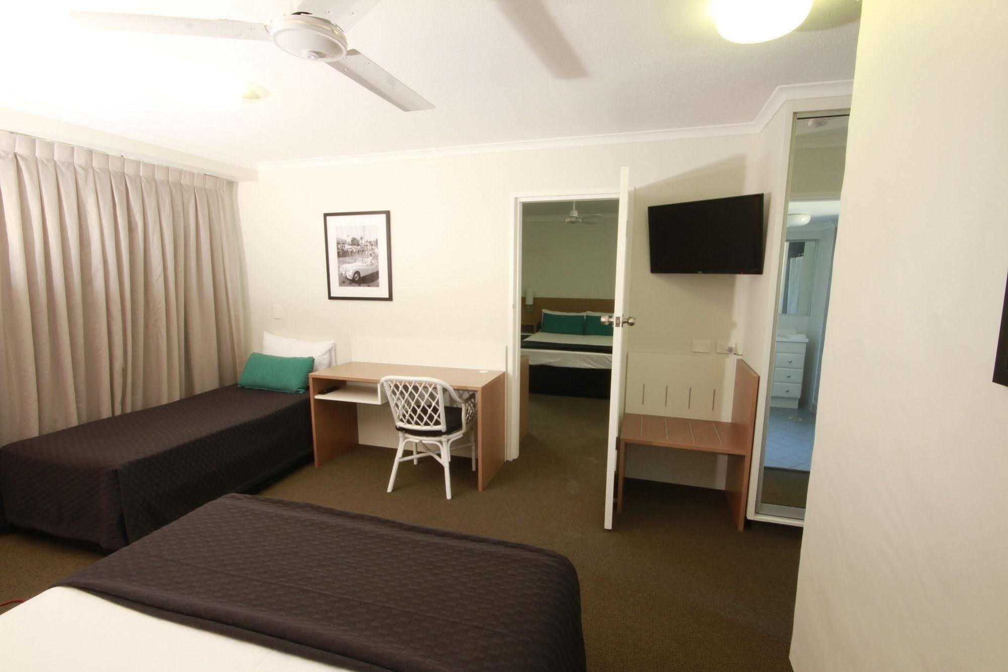 Darcy Arms Hotel Motel Gold Coast Eksteriør bilde