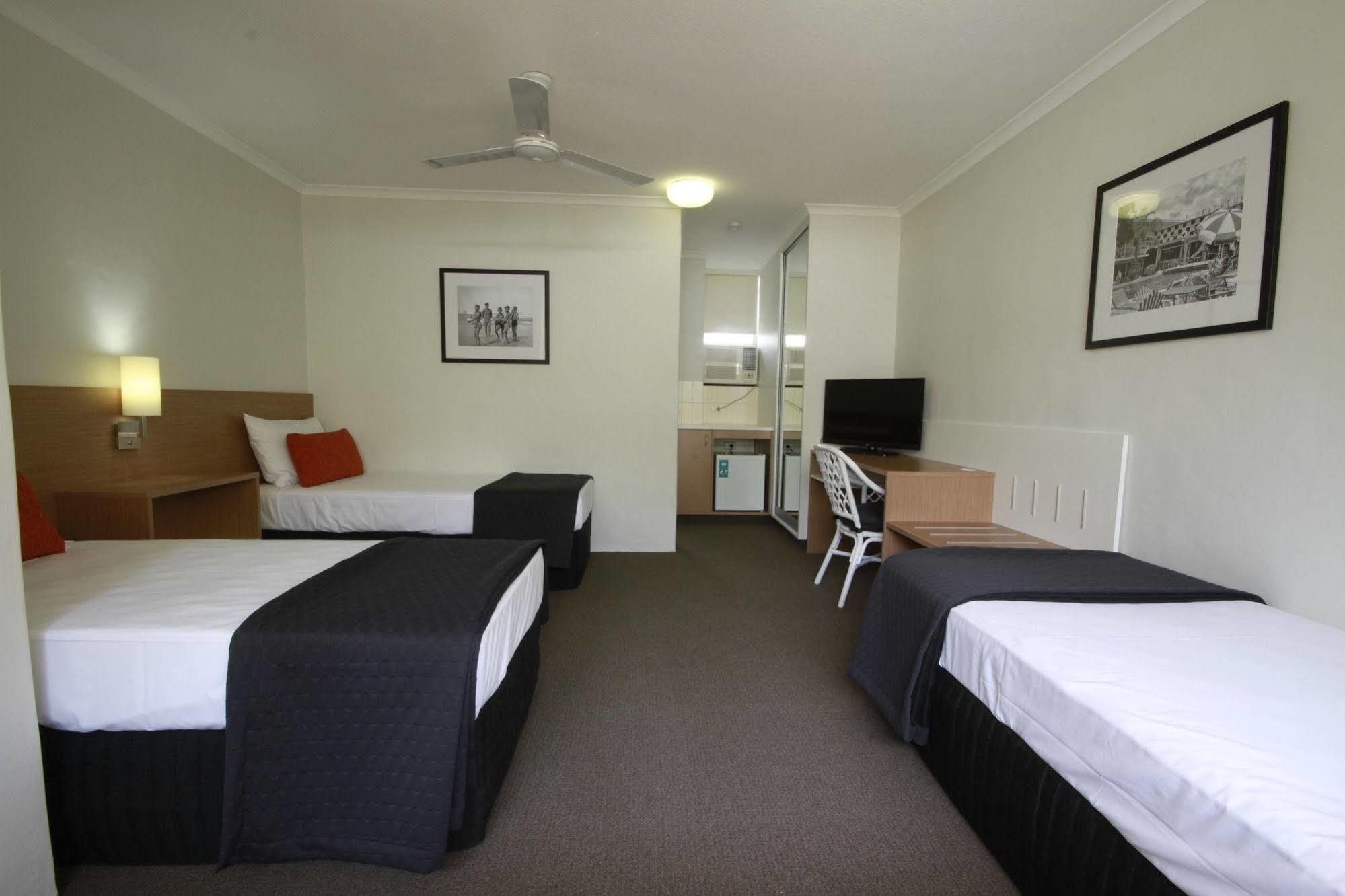 Darcy Arms Hotel Motel Gold Coast Eksteriør bilde